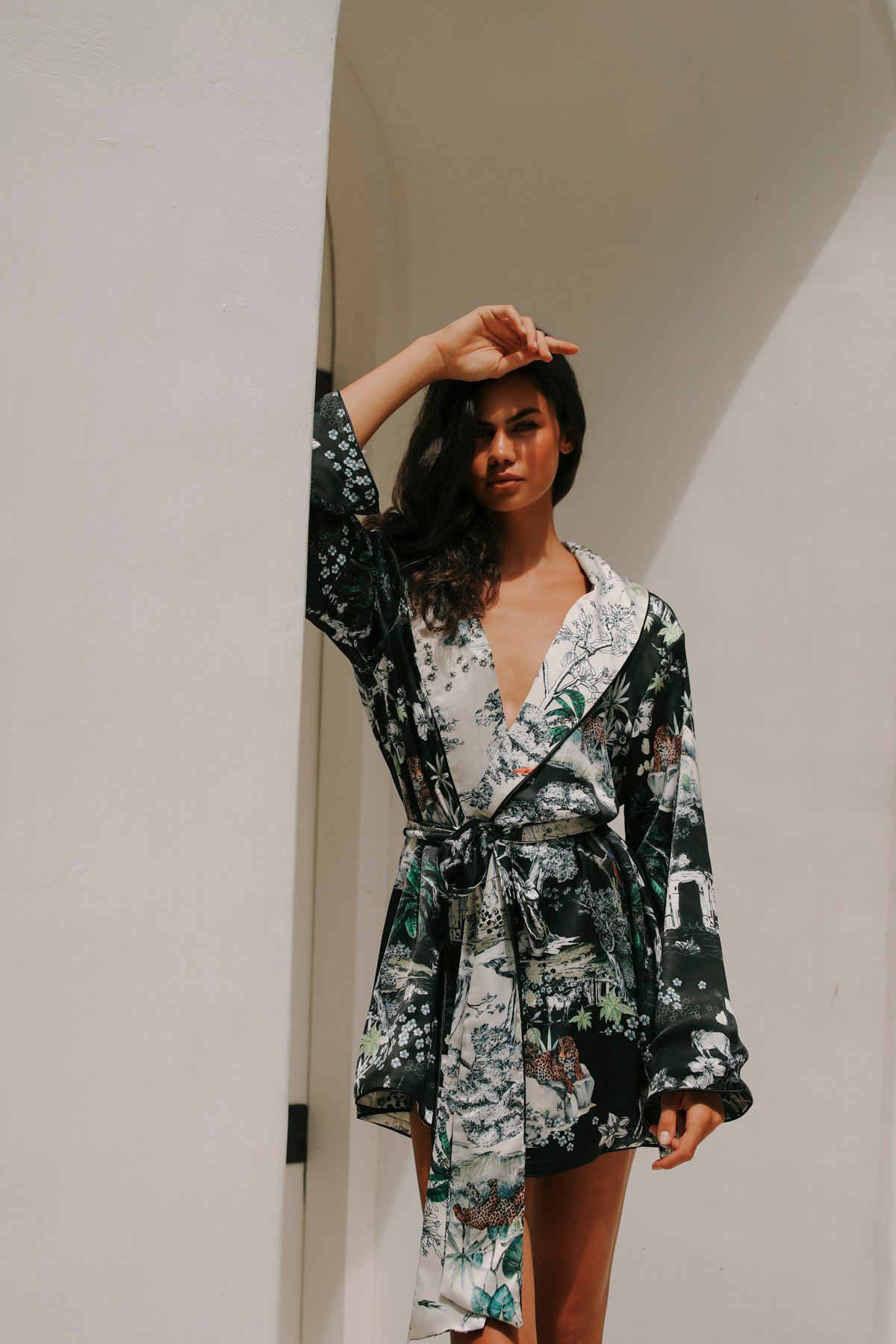 Lionne Noir Çift Taraflı Kısa Kimono Sabahlık