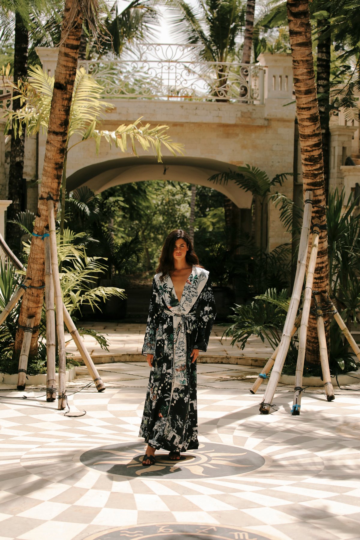 Lionne Noır Çift Taraflı Uzun Kimono Sabahlık